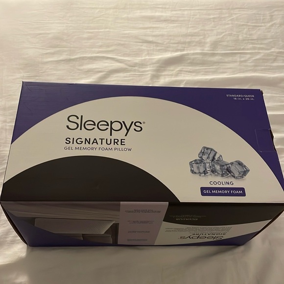 Sleepy's Signature Gel Memory Foam Pillow Queen Size - Picture 1 of 5